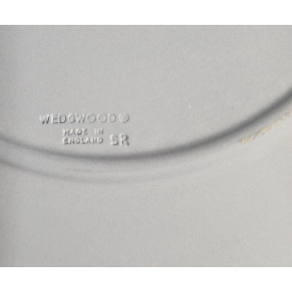 Wedgwood Jasperware Plate Blue White Cupid with Arrow Bas-Relief England 9" - Picture 4 of 5